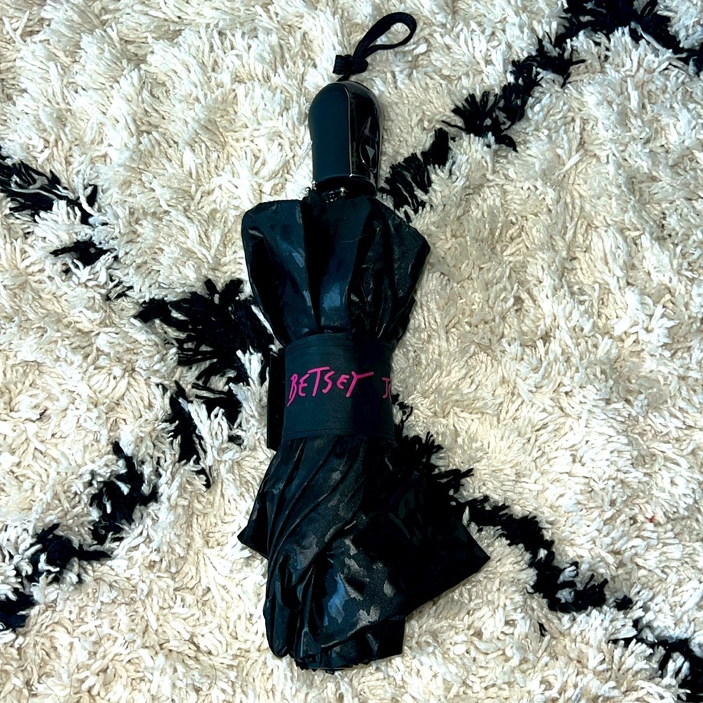 Betsey Expand Umbrella